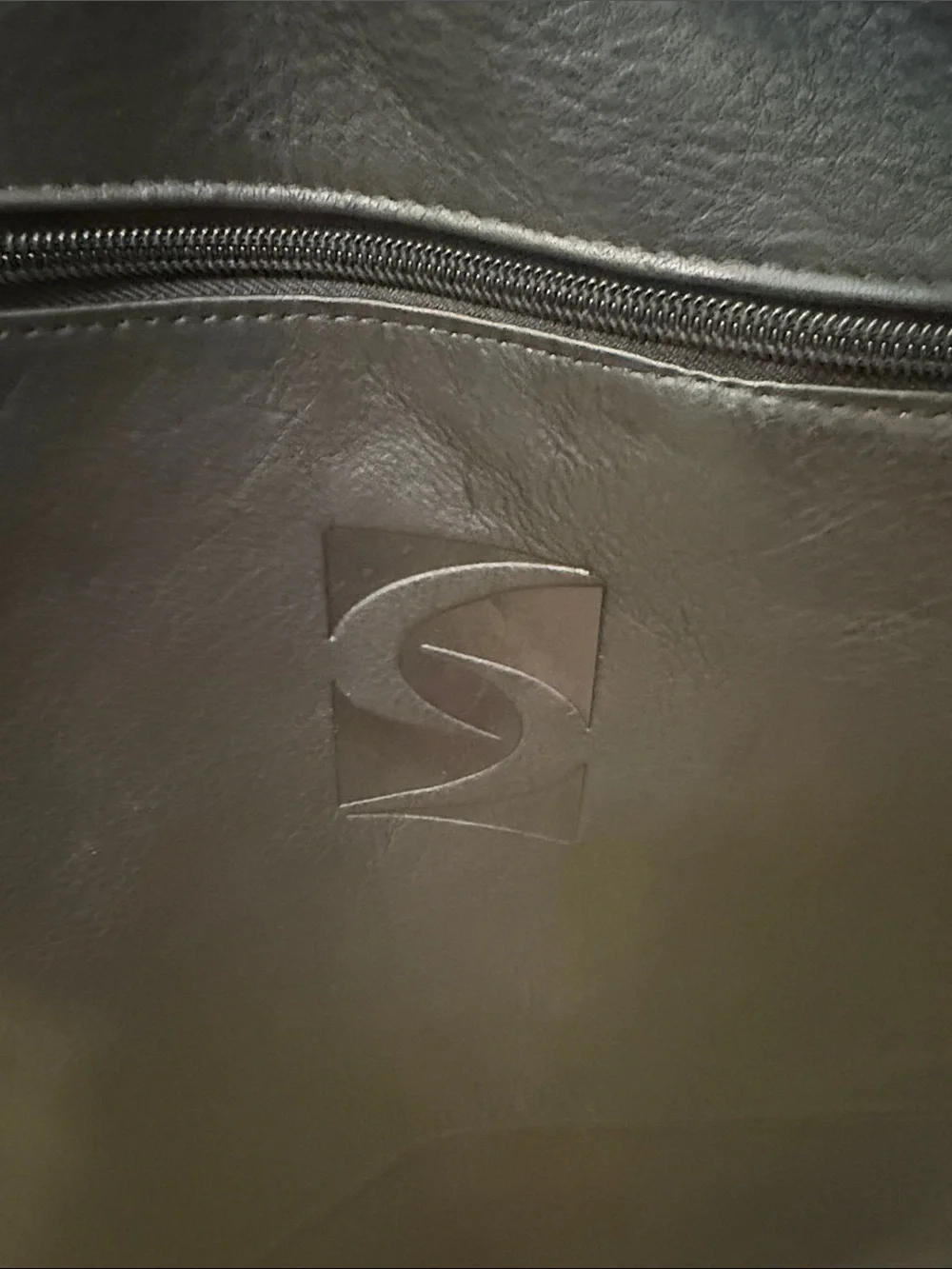 Genuine soft leather garment bag. Excellent condition .